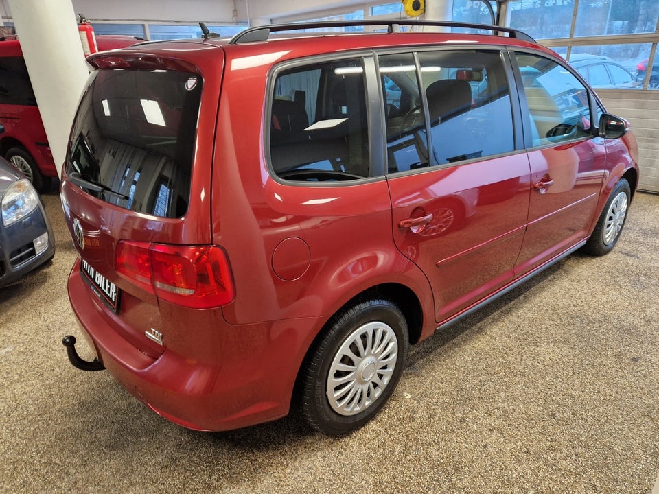 VW Touran 1,6 TDi 105 Comfortline BMT 7prs 5d
