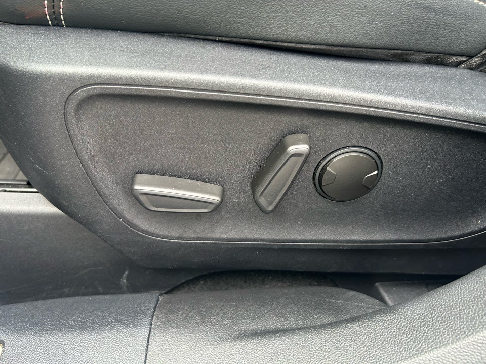 Ford Kuga 2,5 PHEV Vignale CVT 5d