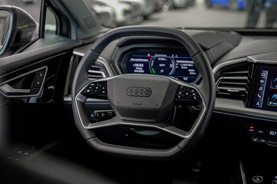 Audi Q4 e-tron 45 S-line quattro 5d