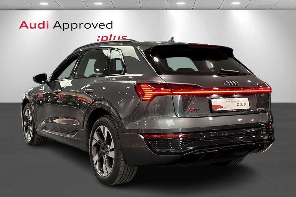 Audi Q8 e-tron 55 S-line quattro 5d
