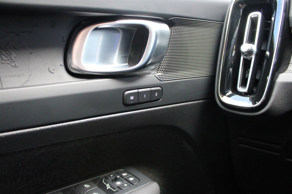 Volvo XC40 ReCharge Extended Range Plus 5d