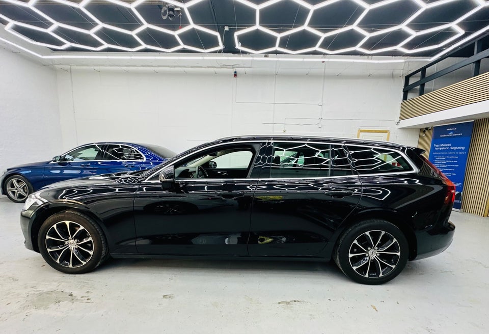 Volvo V60 2,0 B4 197 Momentum aut. 5d