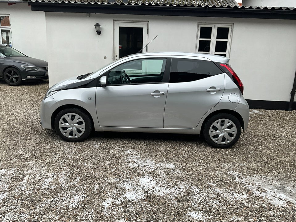Toyota Aygo 1,0 VVT-i x-pose x-shift 5d