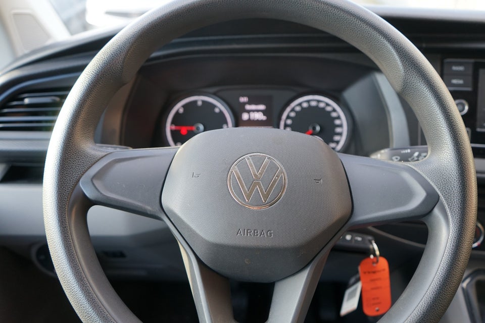 VW Transporter 2,0 TDi 110 Kassevogn lang