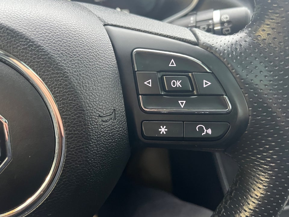 MG Marvel R Luxury 5d