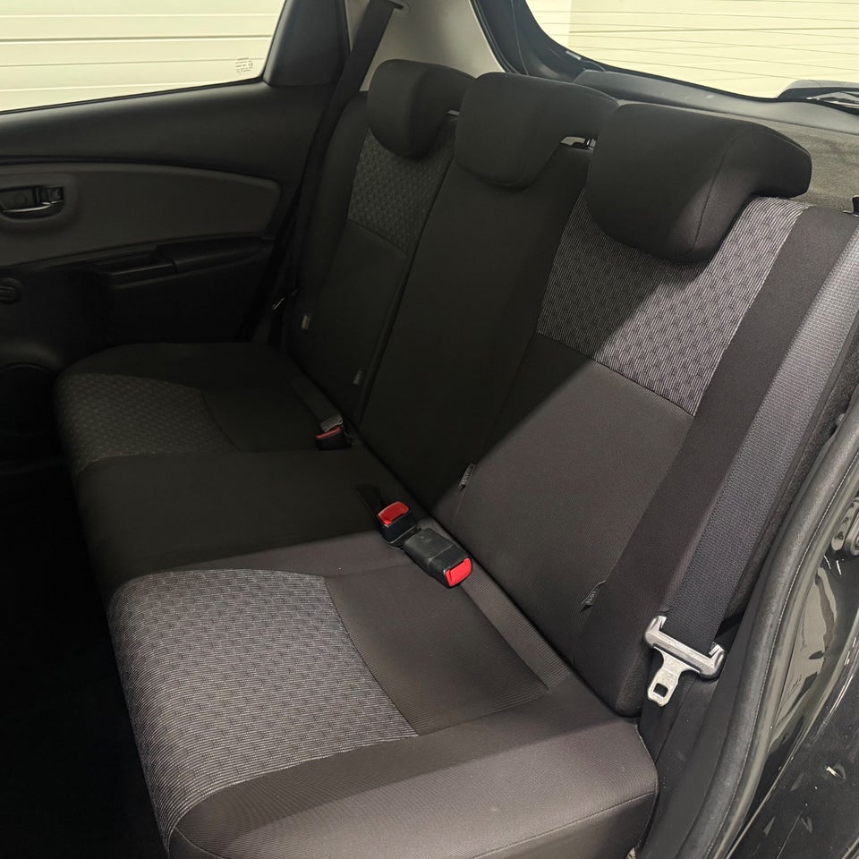 Toyota Yaris 1,0 VVT-i T2 5d