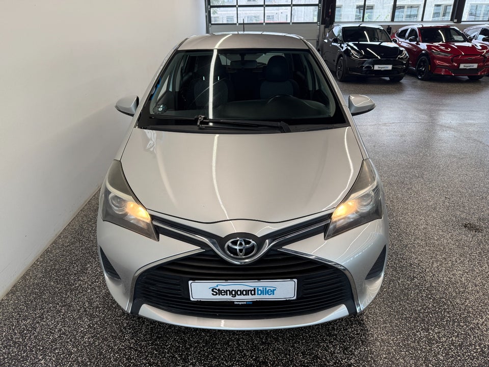 Toyota Yaris 1,0 VVT-i T1 5d