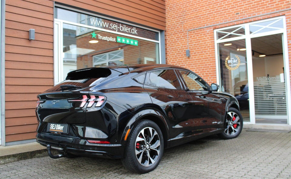 Ford Mustang Mach-E 88 Extended Range AWD 5d