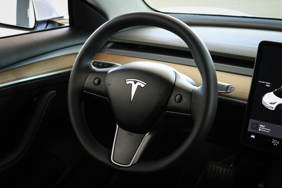 Tesla Model 3 Long Range AWD 4d