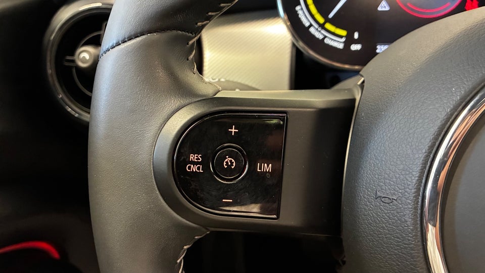 MINI Cooper SE Yours Trim 3d