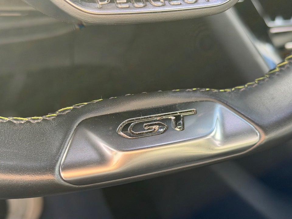 Peugeot e-208 50 GT 5d