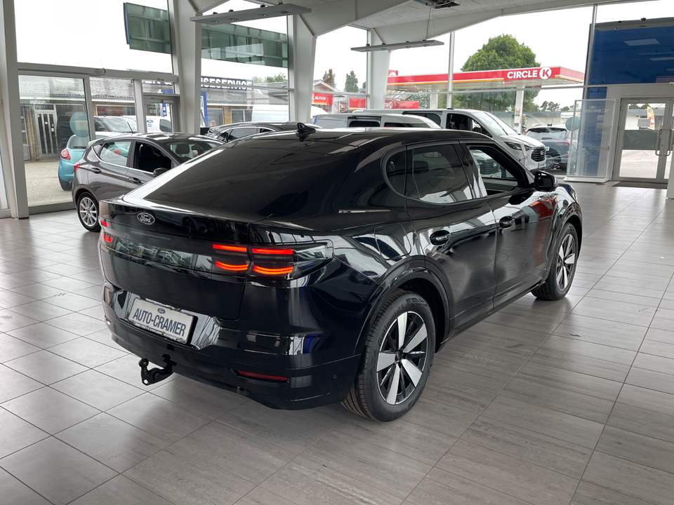 Ford Capri 82 Select Extended Range 5d