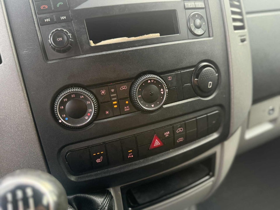 VW Crafter 2,0 TDi 163 Kassevogn M