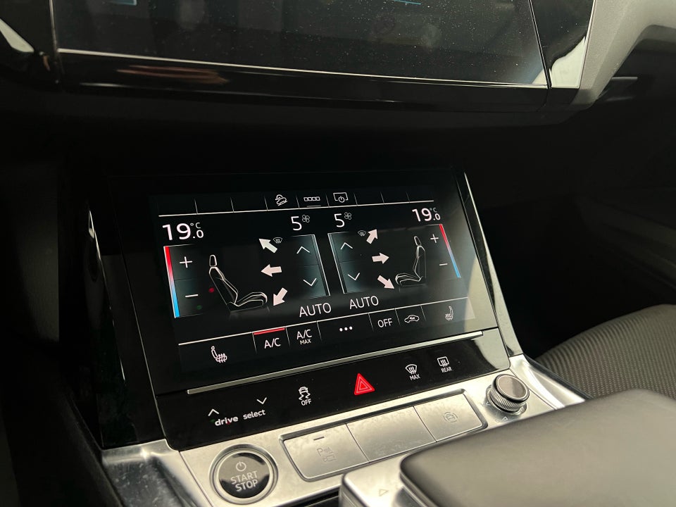Audi e-tron 55 S-line Prestige quattro 5d