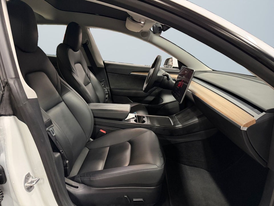 Tesla Model 3 RWD 4d