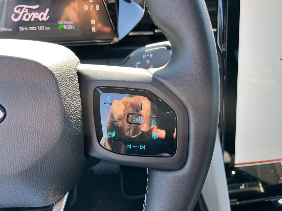 Ford Explorer 77 Premium Extended Range 5d