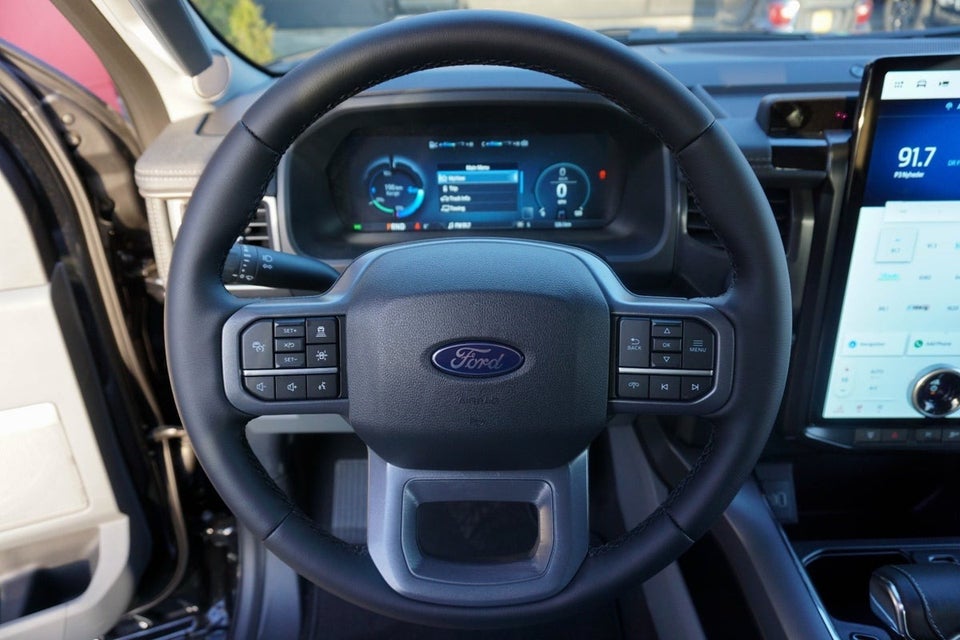 Ford F-150 123 Lightning Flash Extended Range 4d