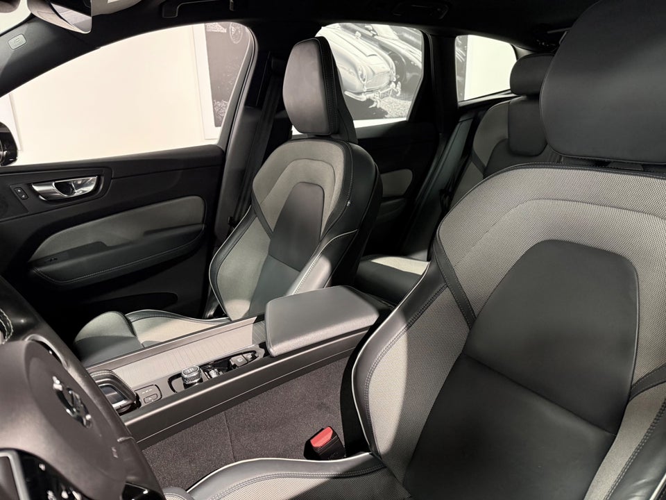 Volvo XC60 2,0 B4 197 R-Design aut. 5d