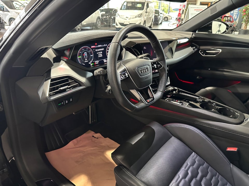 Audi RS e-tron GT quattro 4d