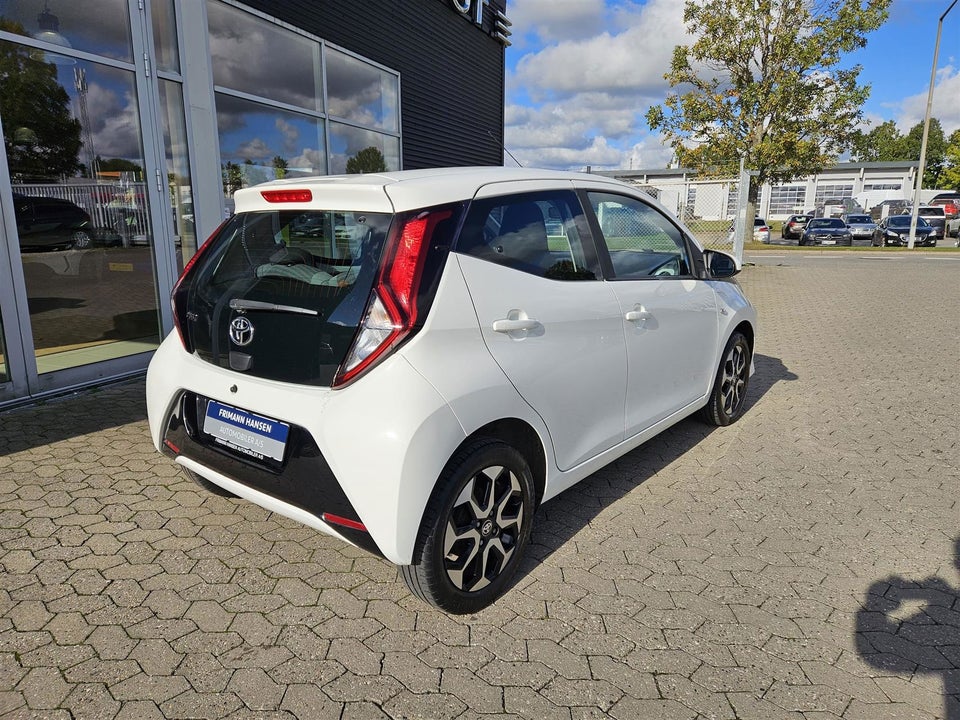 Toyota Aygo 1,0 VVT-i x-plore 5d