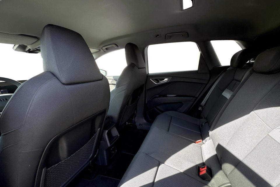 Audi Q4 e-tron performance 5d