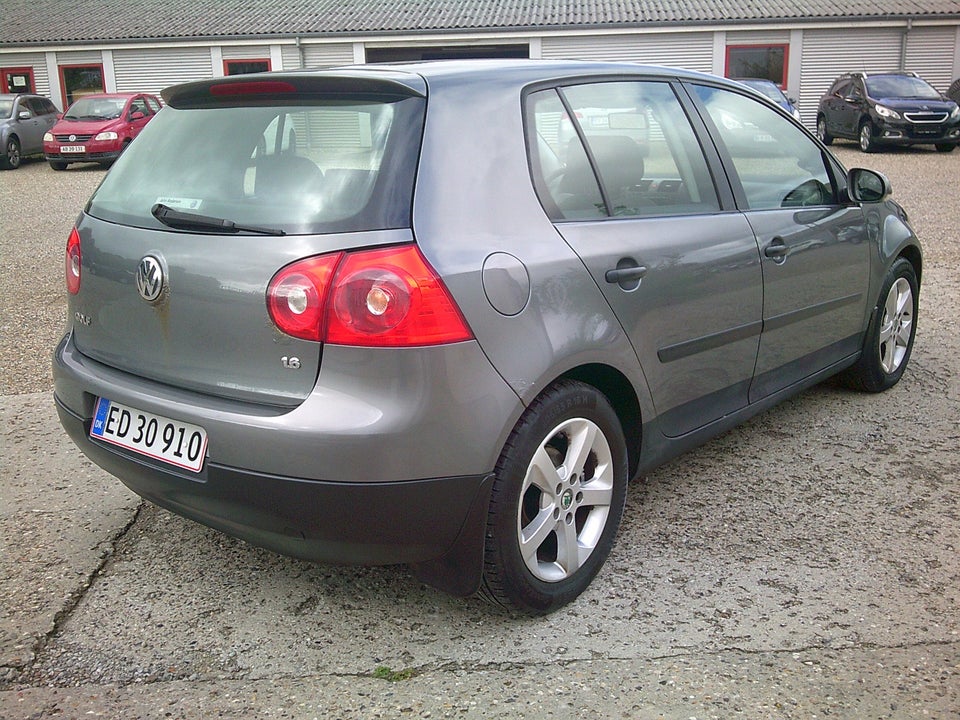 VW Golf V 1,6 FSi Comfortline 5d