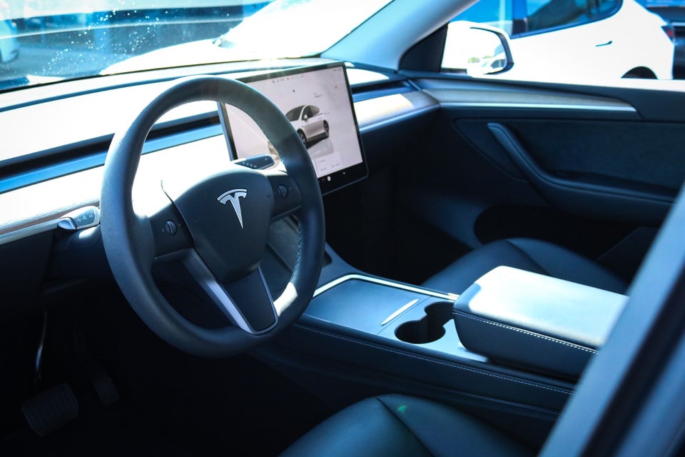 Tesla Model Y Long Range AWD 5d