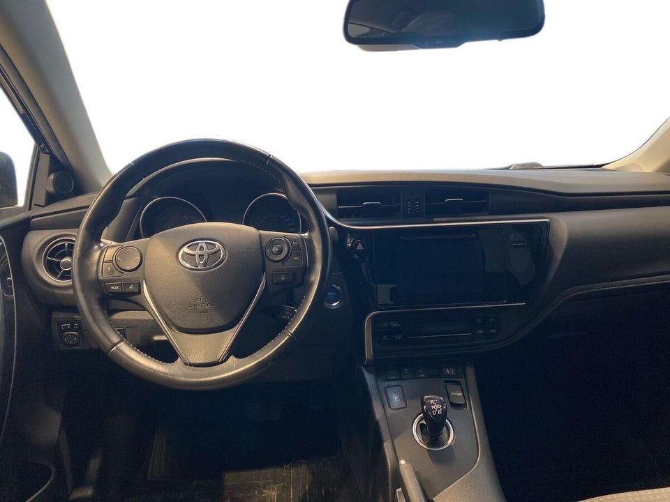 Toyota Auris 1,8 Hybrid H2 Selected CVT 5d