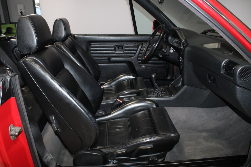 BMW 320i 2,0 Cabriolet 2d