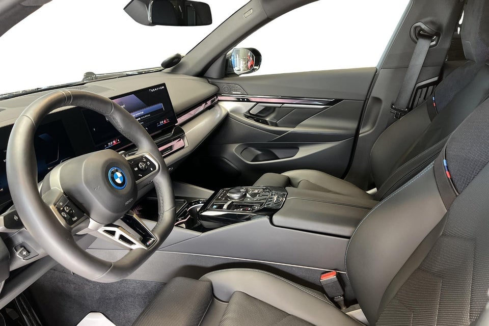 BMW i5 eDrive40 Touring Fully Charged 5d
