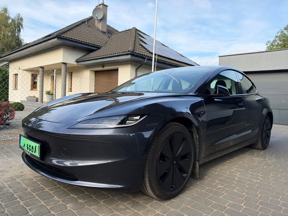 Tesla Model 3 RWD 4d