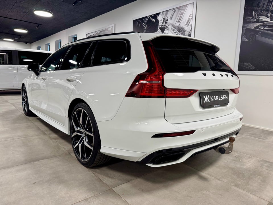 Volvo V60 2,0 T8 ReCharge R-Design aut. AWD 5d