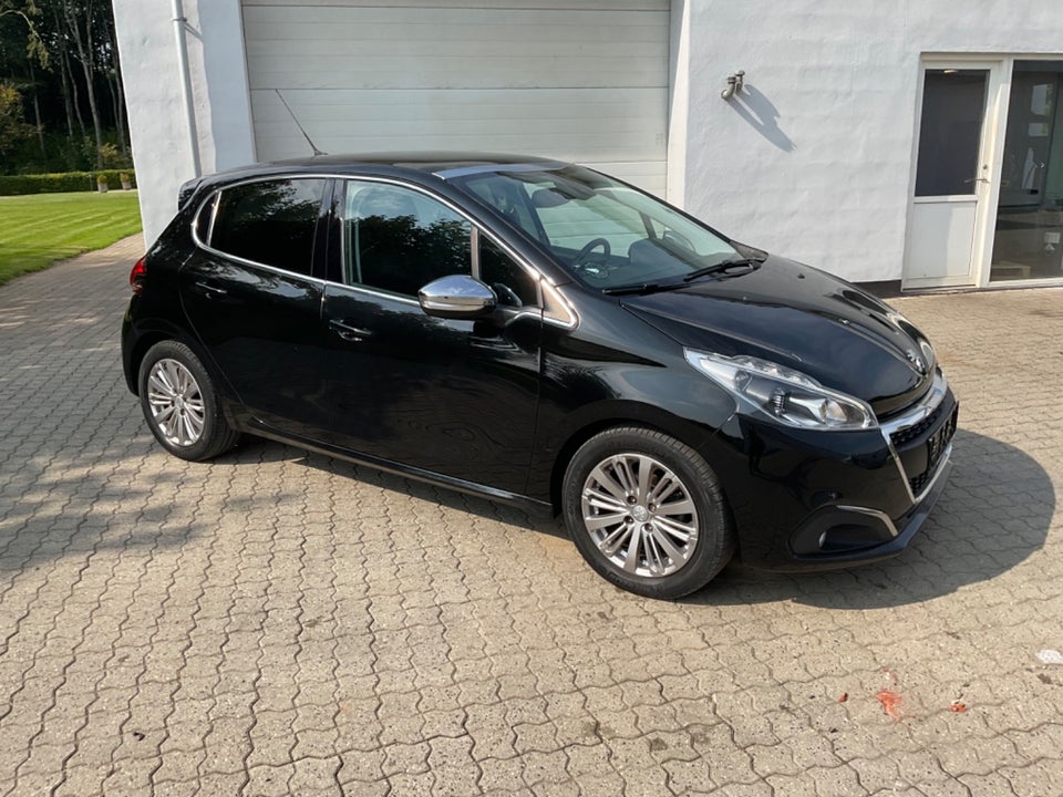 Peugeot 208 1,6 BlueHDi 100 Desire Sky 5d