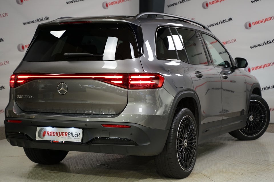 Mercedes EQB250+ AMG Line 5d