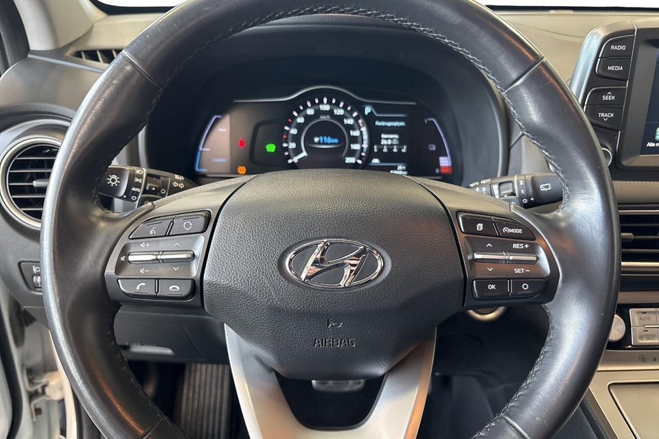 Hyundai Kona 64 EV Essential 5d