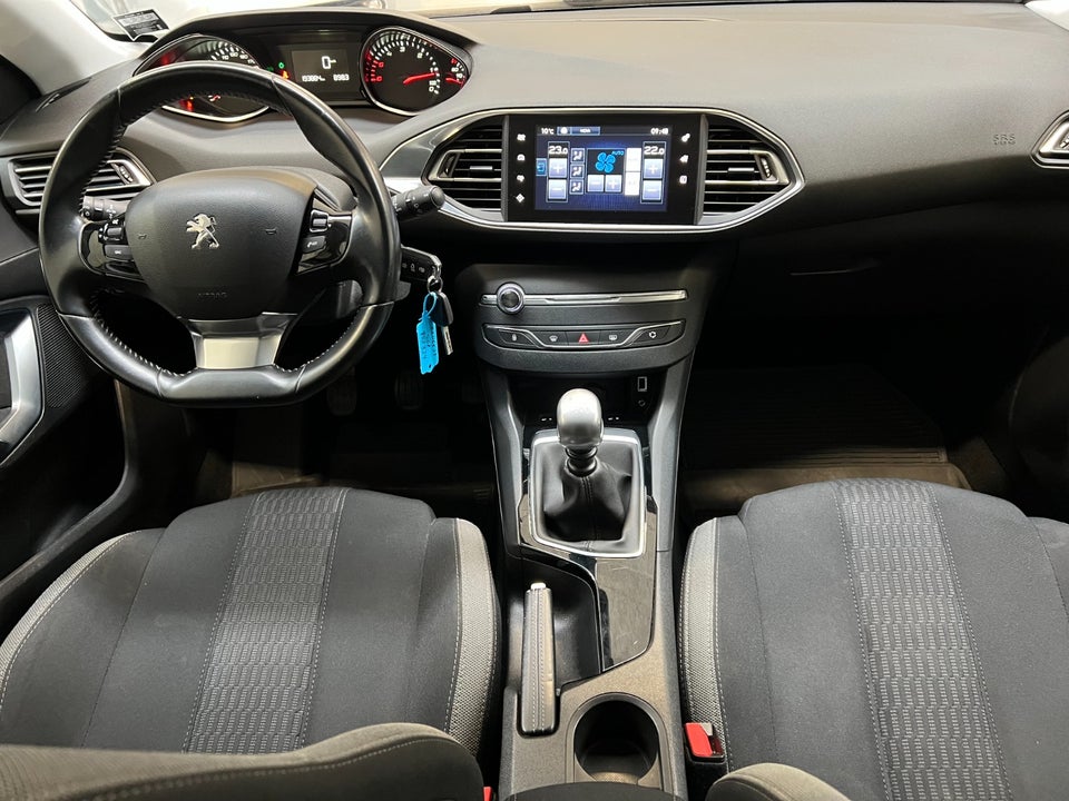 Peugeot 308 1,6 BlueHDi 120 Style 5d