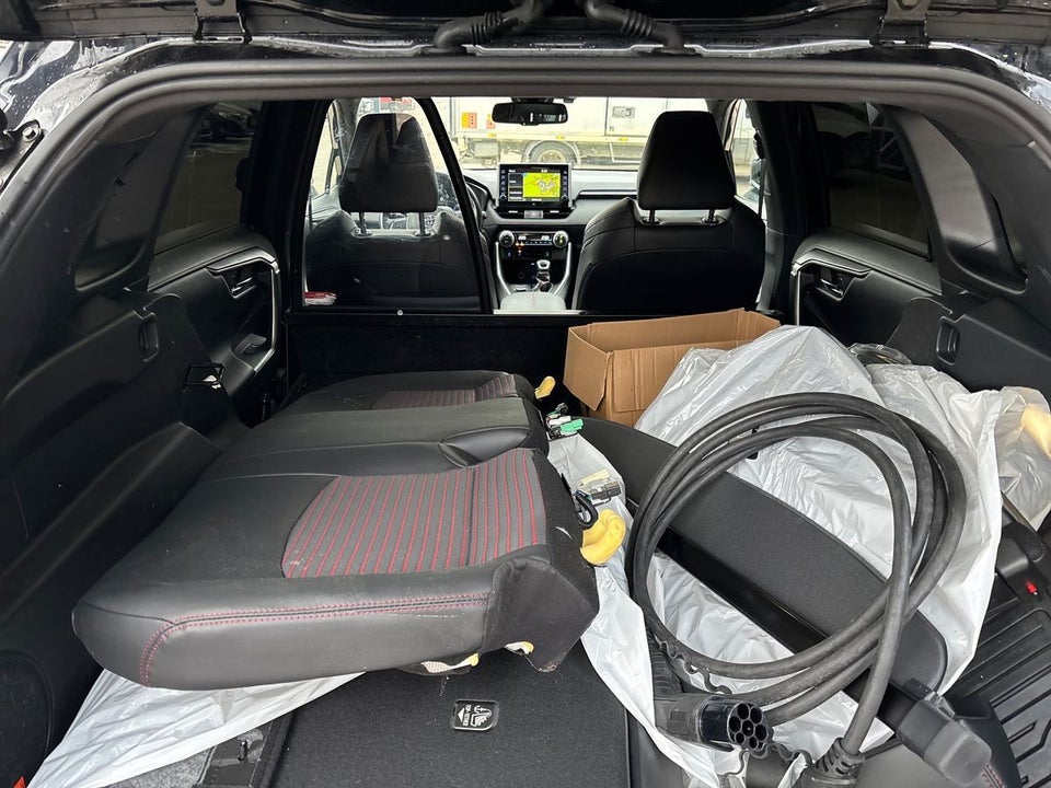 Toyota RAV4 2,5 Plug-in Hybrid H3 Premium AWD-i Van 5d