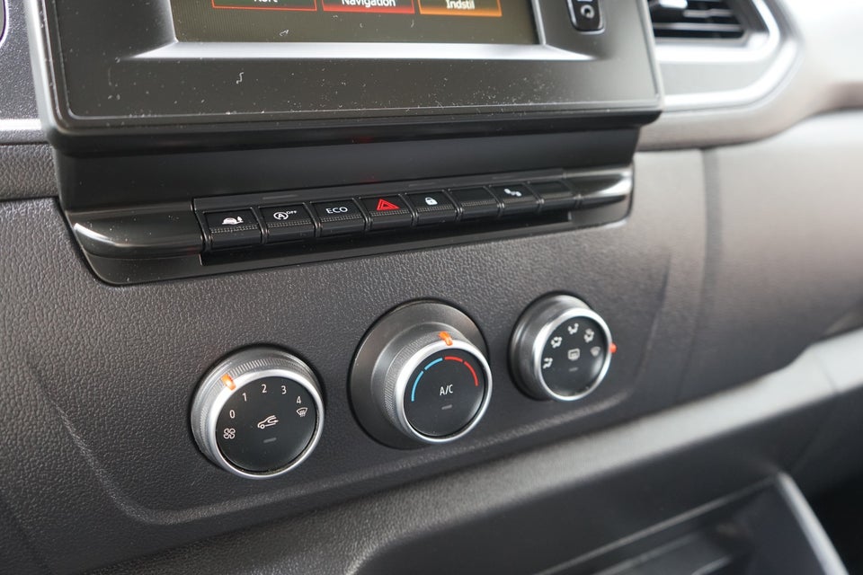 Renault Master IV T35 2,3 dCi 150 L3H2 Kassevogn