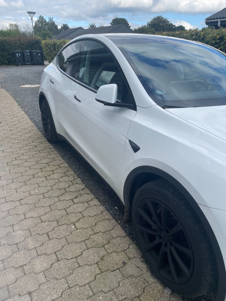 Tesla Model Y Long Range AWD 5d