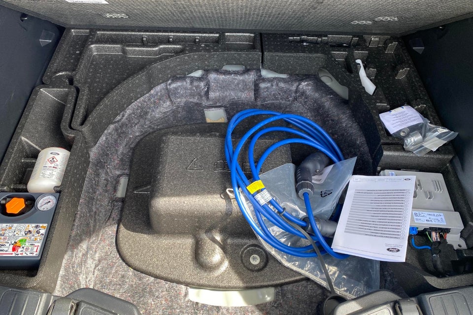 Ford Kuga 2,5 HEV ST-Line X CVT 5d