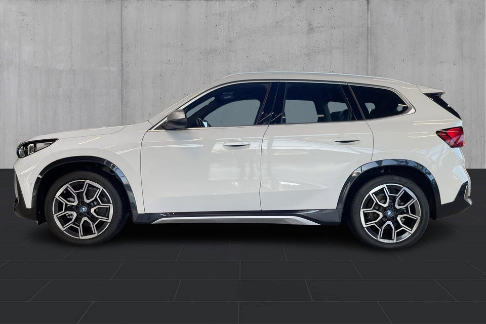 BMW iX1 xDrive30 X-Line 5d