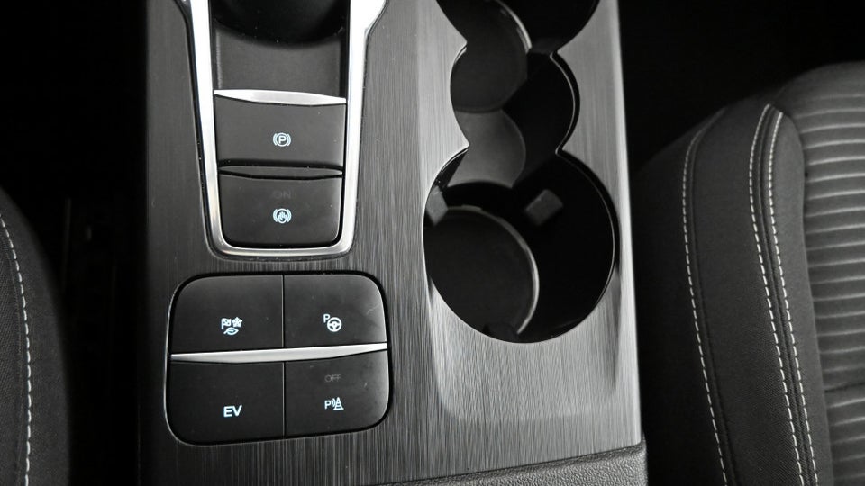 Ford Kuga 2,5 PHEV Titanium CVT 5d