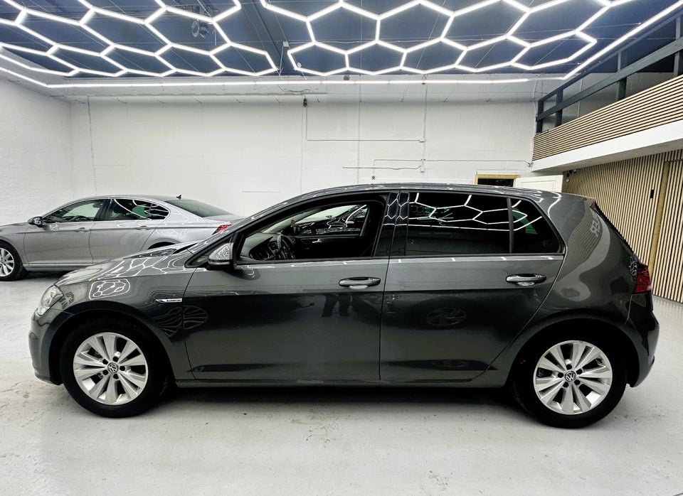 VW Golf VII 1,5 TSi 130 Highline DSG 5d