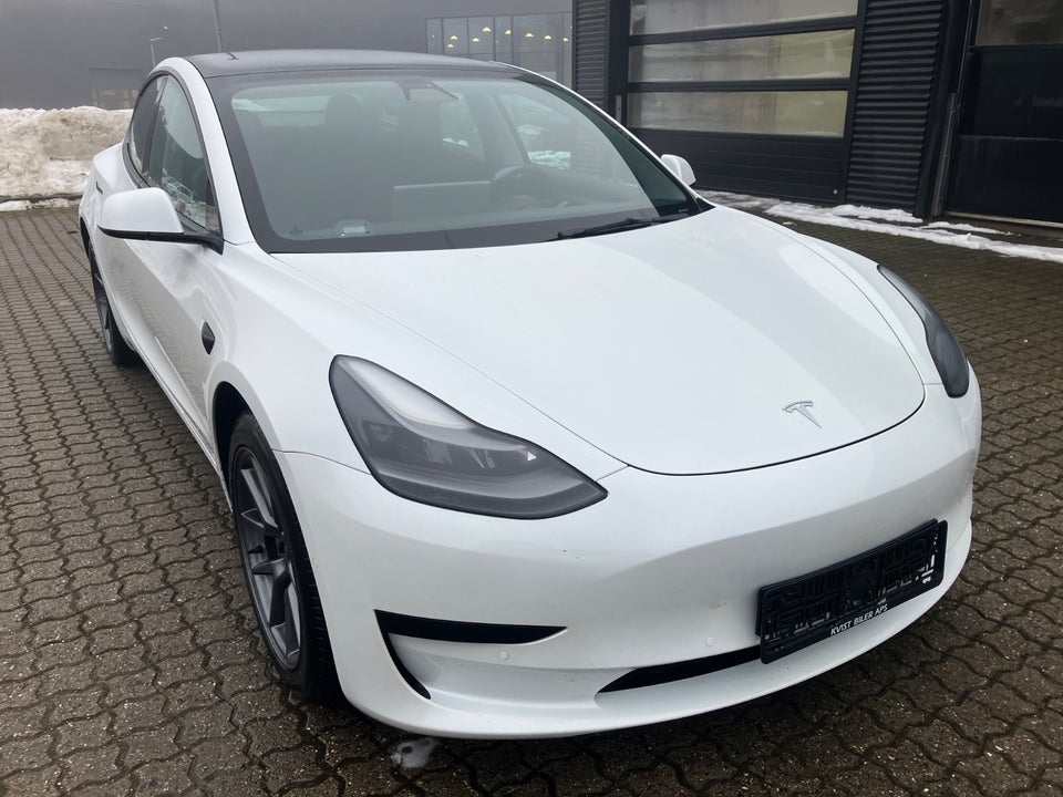 Tesla Model 3 RWD 4d