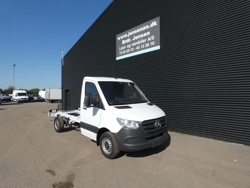 Mercedes Sprinter 317 2,0 CDi A2 Chassis aut. RWD 2d