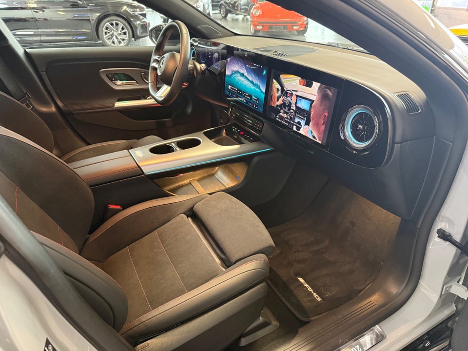 Mercedes CLA250+ electric AMG Line 4d