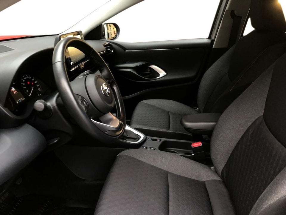 Toyota Yaris 1,5 Hybrid Active Tech e-CVT 5d