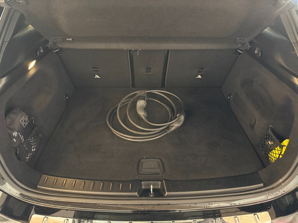 Mercedes EQA300 AMG Line 4Matic 5d