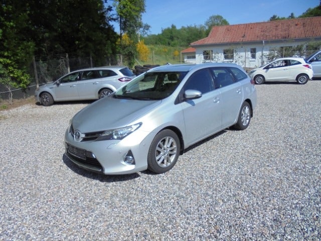 Toyota Auris 1,3 VVT-i T2 Premium Comfort Touring Sports 5d