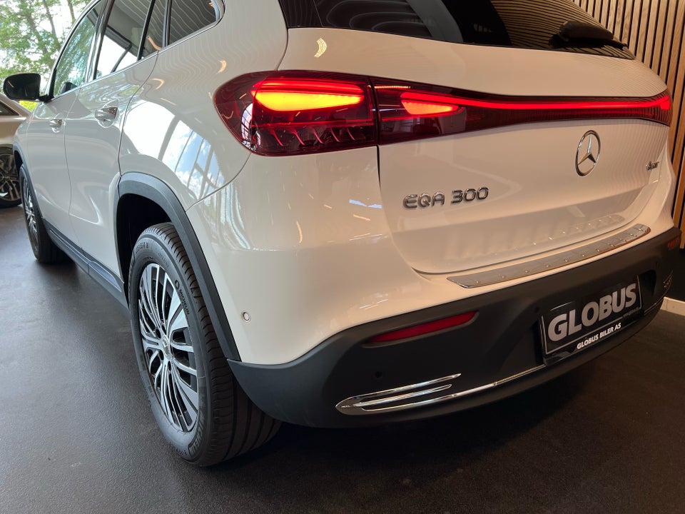 Mercedes EQA300 Electric Art 4Matic 5d